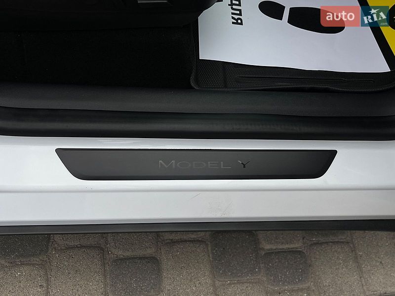 Позашляховик / Кросовер Tesla Model Y 2020 в Мукачевому