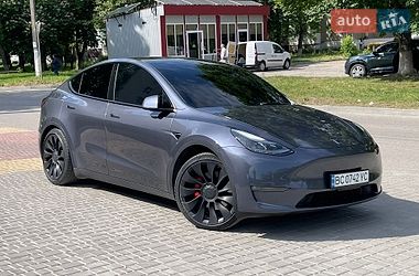Позашляховик / Кросовер Tesla Model Y 2022 в Івано-Франківську