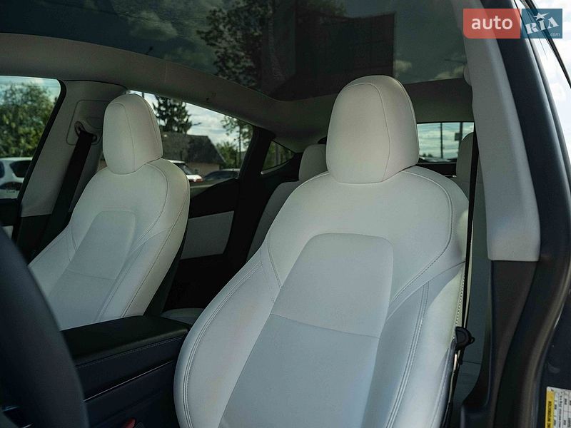 Позашляховик / Кросовер Tesla Model Y 2020 в Чернівцях