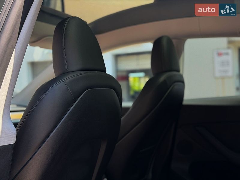 Внедорожник / Кроссовер Tesla Model Y 2023 в Киеве