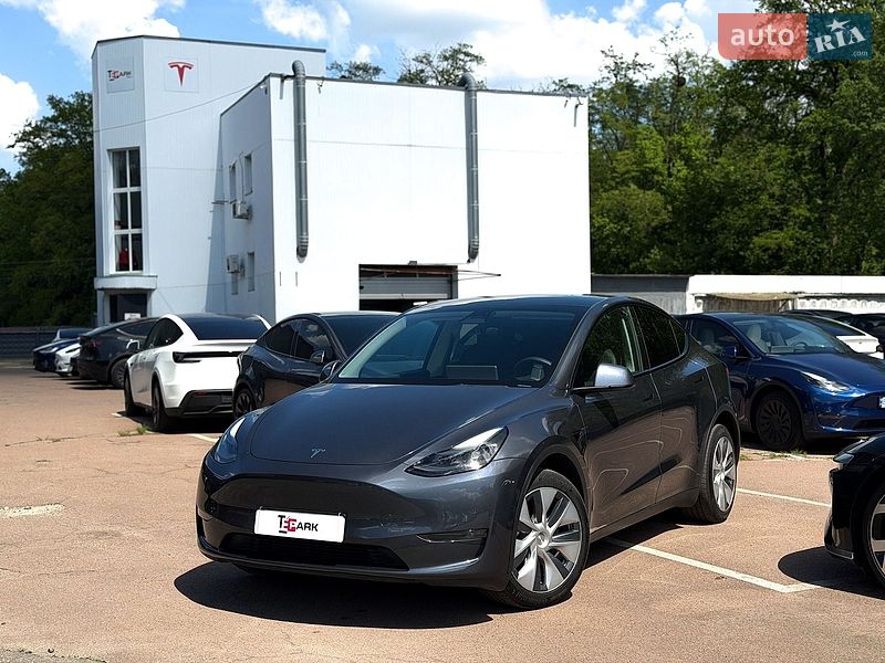 Внедорожник / Кроссовер Tesla Model Y 2023 в Киеве