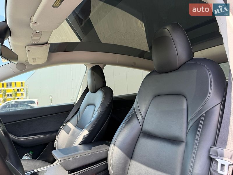 Внедорожник / Кроссовер Tesla Model Y 2021 в Киеве