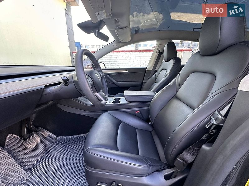 Внедорожник / Кроссовер Tesla Model Y 2025 в Киеве