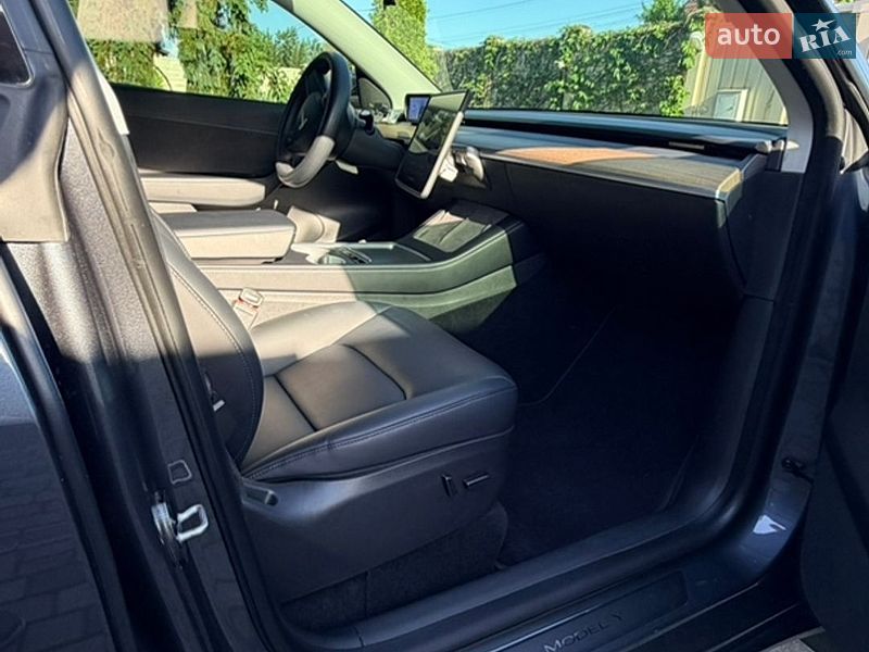 Позашляховик / Кросовер Tesla Model Y 2022 в Дніпрі