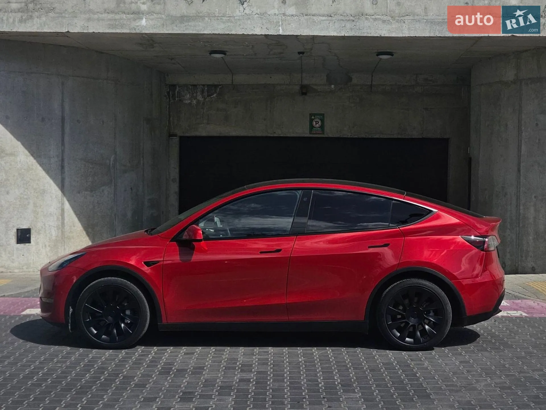 2023 Tesla Model Y - мініатюра 2