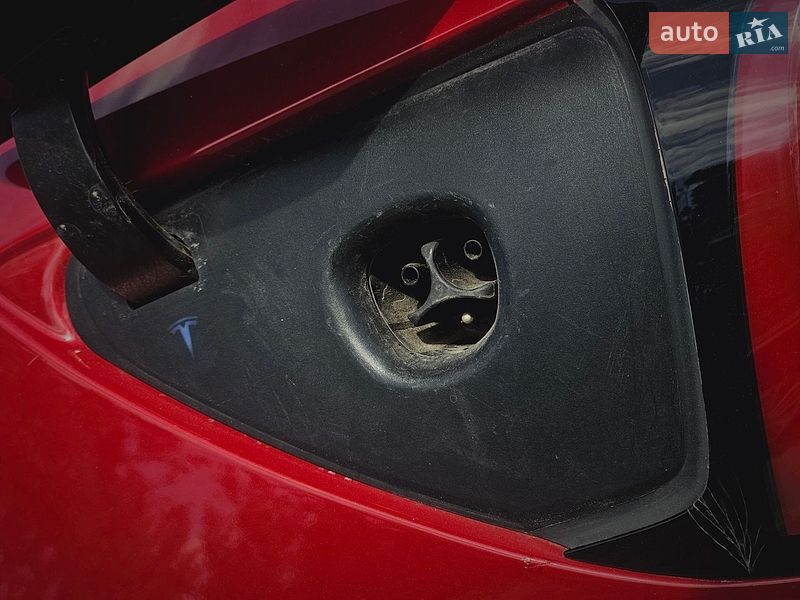 Внедорожник / Кроссовер Tesla Model Y 2023 в Львове