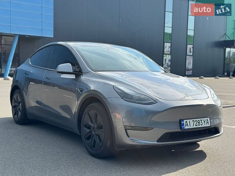 Внедорожник / Кроссовер Tesla Model Y 2024 в Киеве