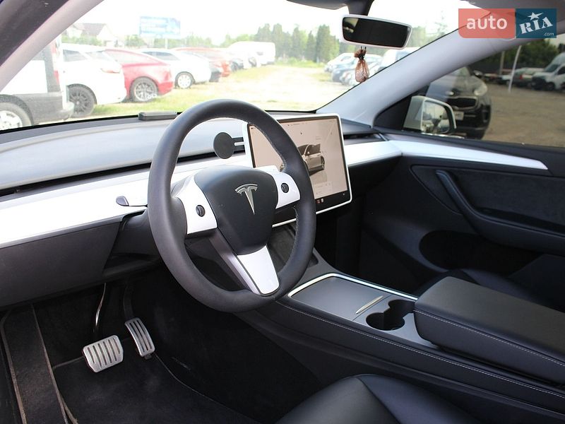 Внедорожник / Кроссовер Tesla Model Y 2023 в Киеве