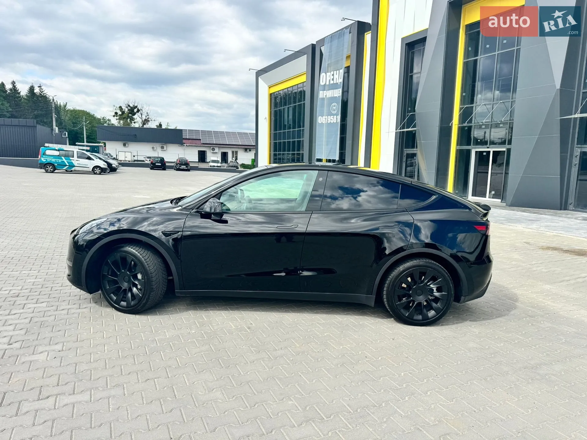 2023 Tesla Model Y - мініатюра 3