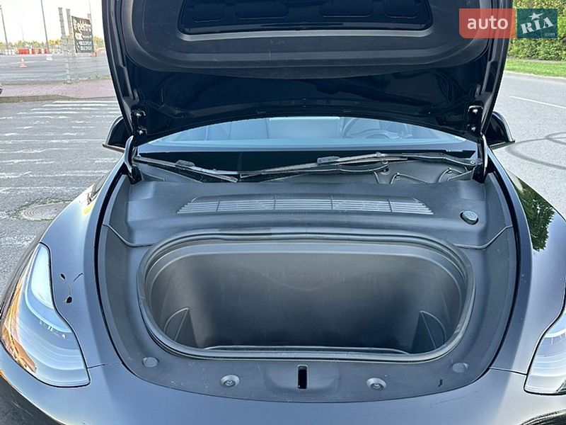 Позашляховик / Кросовер Tesla Model Y 2023 в Львові