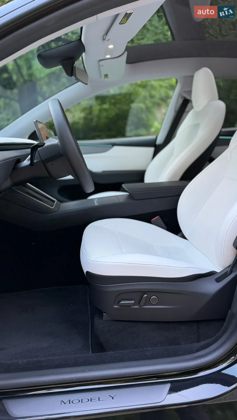 2025 Tesla Model Y - мініатюра 28