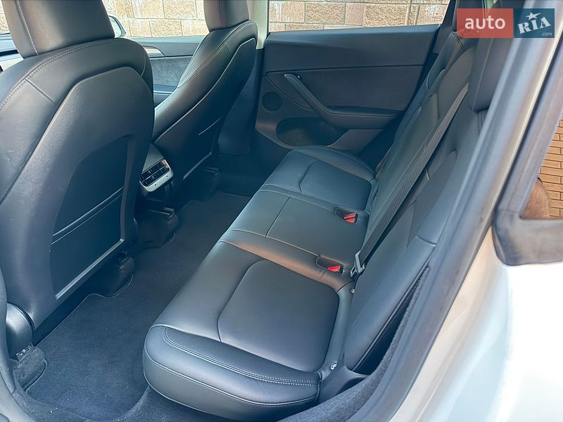 Внедорожник / Кроссовер Tesla Model Y 2023 в Костополе