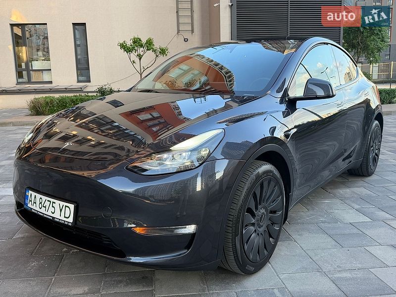 Внедорожник / Кроссовер Tesla Model Y 2024 в Киеве