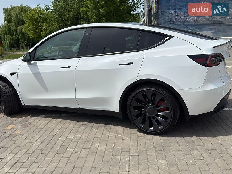 Внедорожник / Кроссовер Tesla Model Y 2022 в Луцке