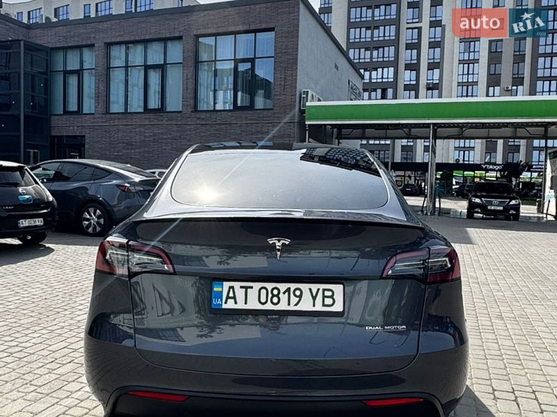Позашляховик / Кросовер Tesla Model Y 2023 в Івано-Франківську