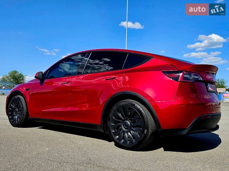 Позашляховик / Кросовер Tesla Model Y 2024 в Дніпрі