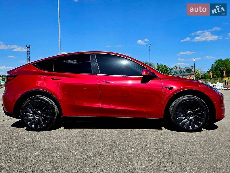 Позашляховик / Кросовер Tesla Model Y 2024 в Дніпрі