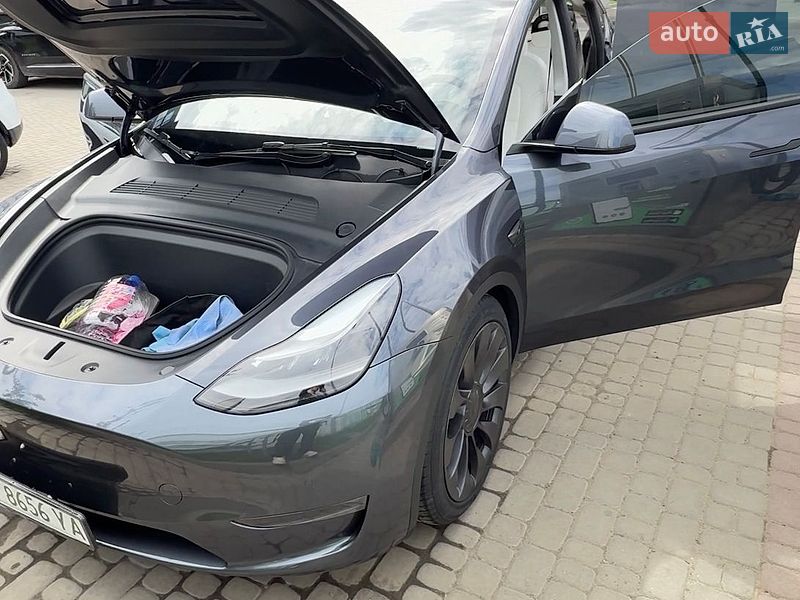 Позашляховик / Кросовер Tesla Model Y 2021 в Івано-Франківську