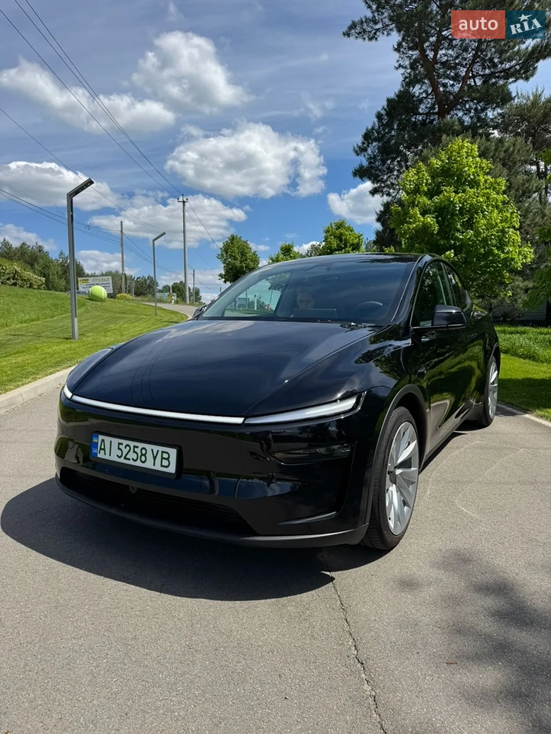 2025 Tesla Model Y - мініатюра 9