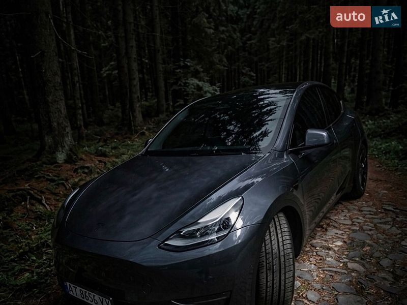 Tesla Model Y 2021