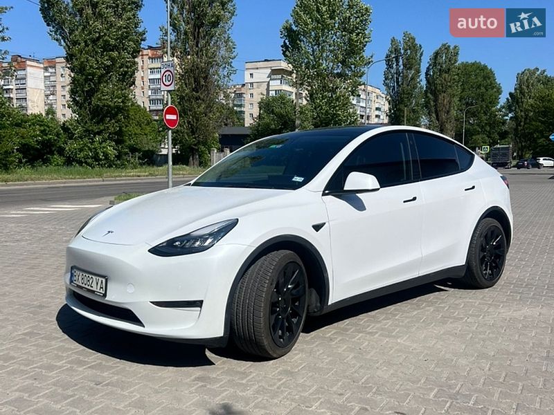Tesla Model Y 2021