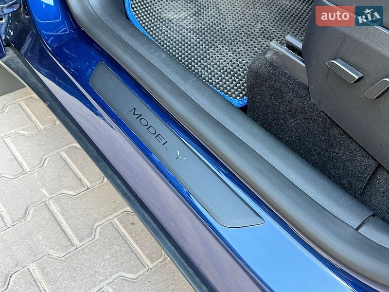 Позашляховик / Кросовер Tesla Model Y 2023 в Києві