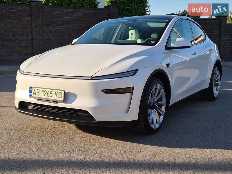 Позашляховик / Кросовер Tesla Model Y 2025 в Києві фото 4 Позашляховик / Кросовер Tesla Model Y 2025 в Києві