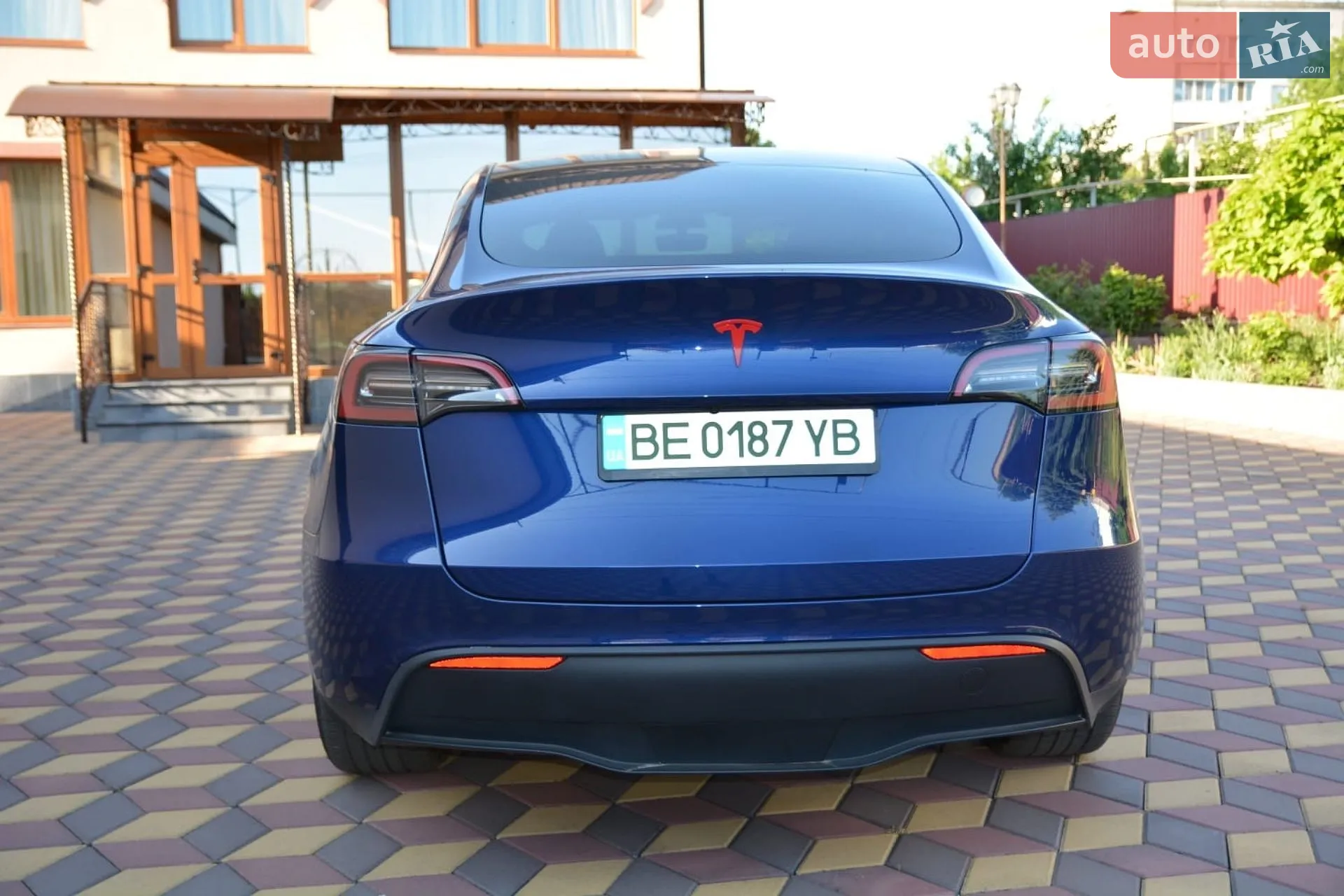 2023 Tesla Model Y - мініатюра 3