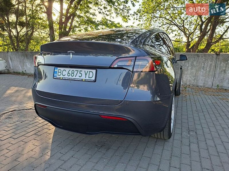 Внедорожник / Кроссовер Tesla Model Y 2023 в Львове