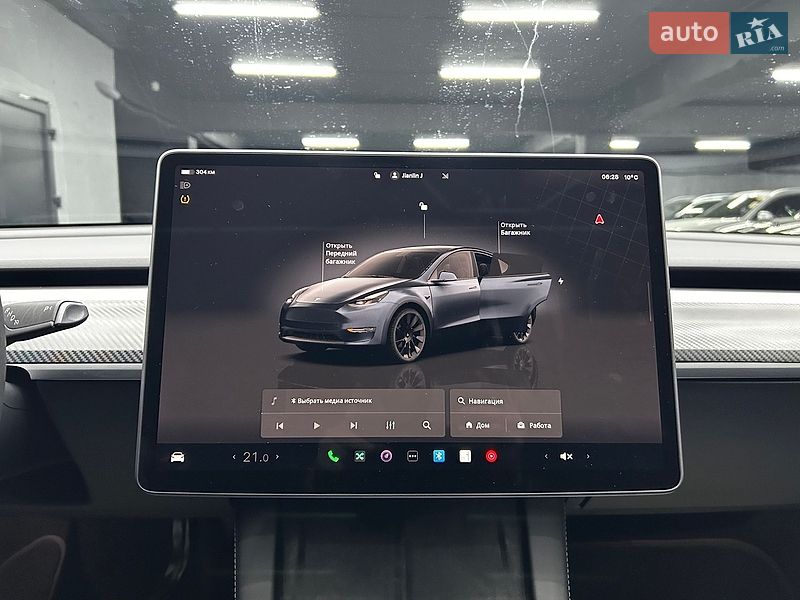 Позашляховик / Кросовер Tesla Model Y 2024 в Чернівцях