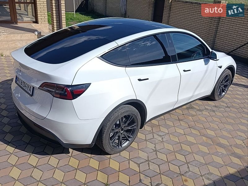 Внедорожник / Кроссовер Tesla Model Y 2025 в Переяславе