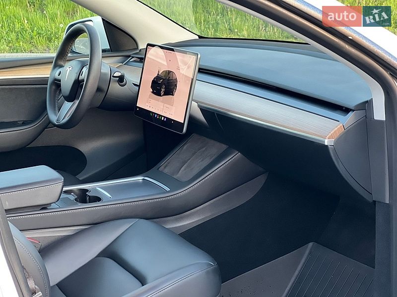Позашляховик / Кросовер Tesla Model Y 2023 в Львові