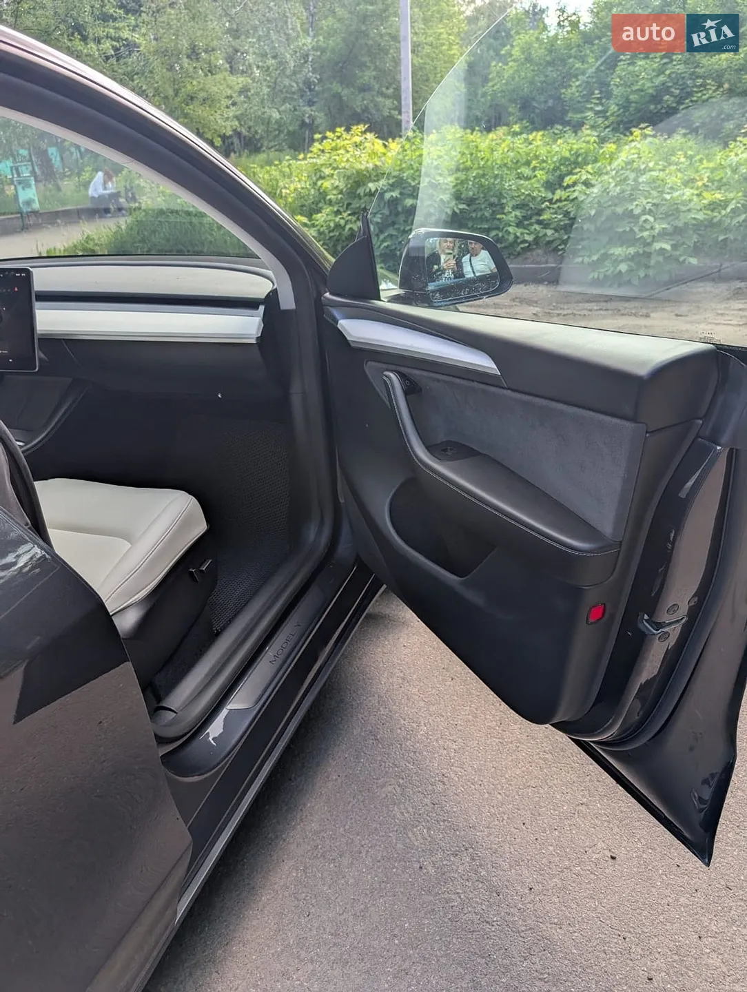 Tesla Model Y 2024 VIN 7SAYGDEF3RA312959 фото оголошення 13 з 27