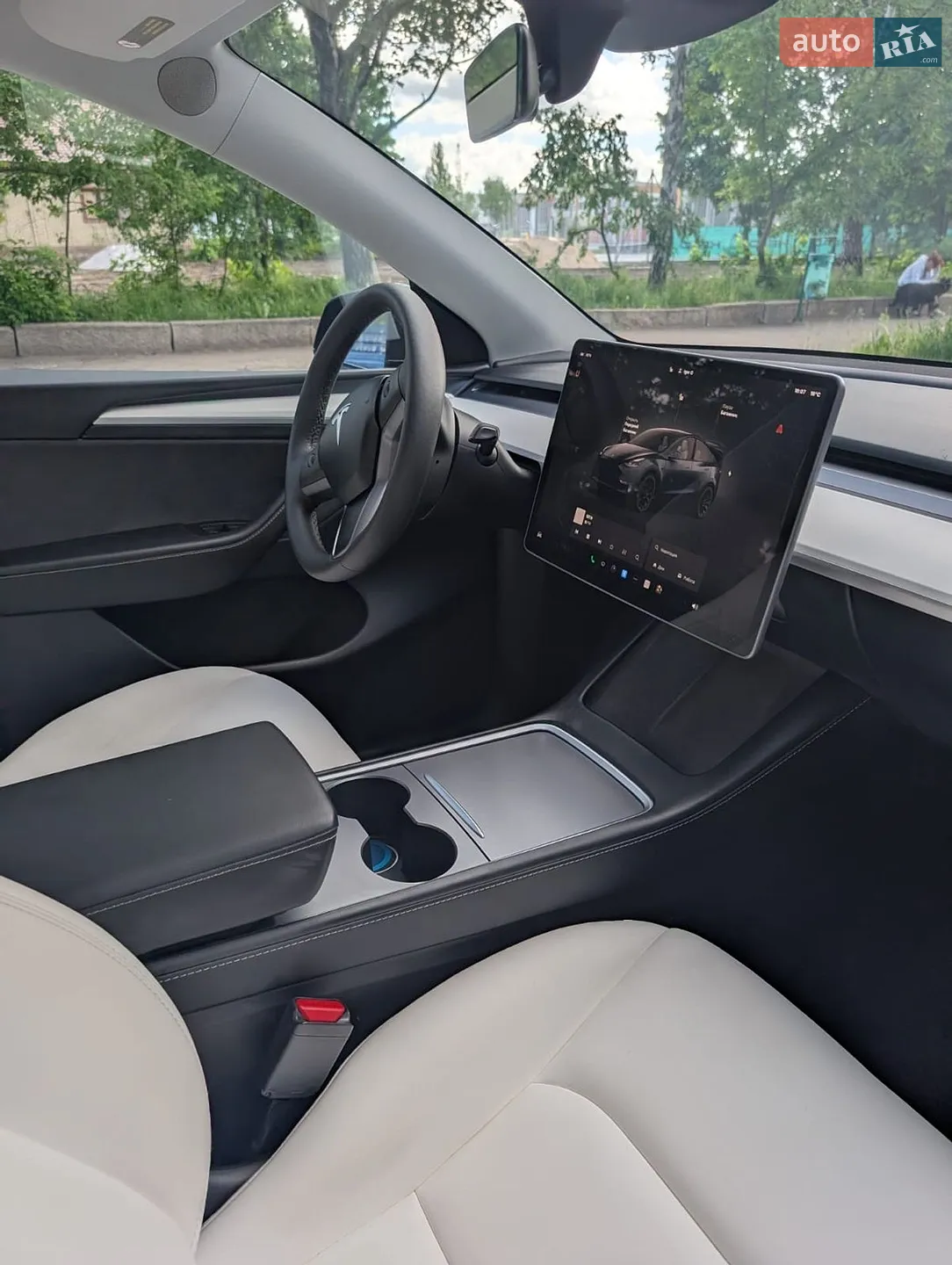 Tesla Model Y 2024 VIN 7SAYGDEF3RA312959 фото оголошення 14 з 27
