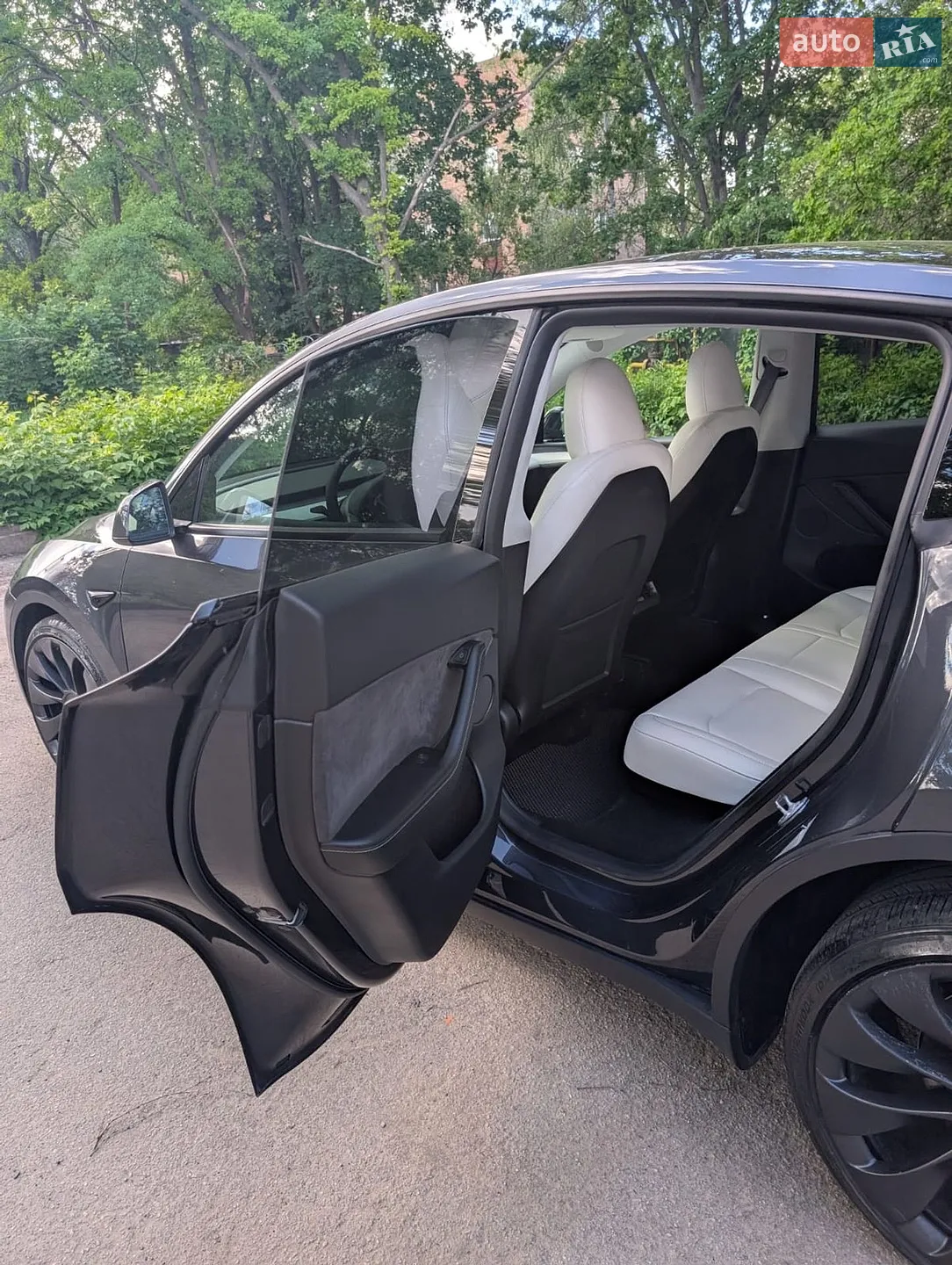 Tesla Model Y 2024 VIN 7SAYGDEF3RA312959 фото оголошення 15 з 27