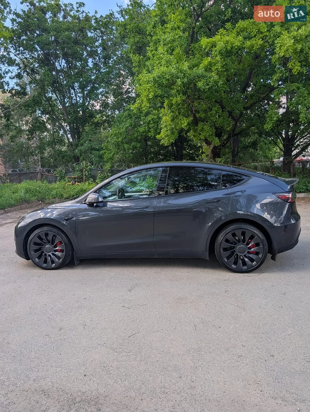 Tesla Model Y 2024 VIN 7SAYGDEF3RA312959 фото оголошення 3 з 27
