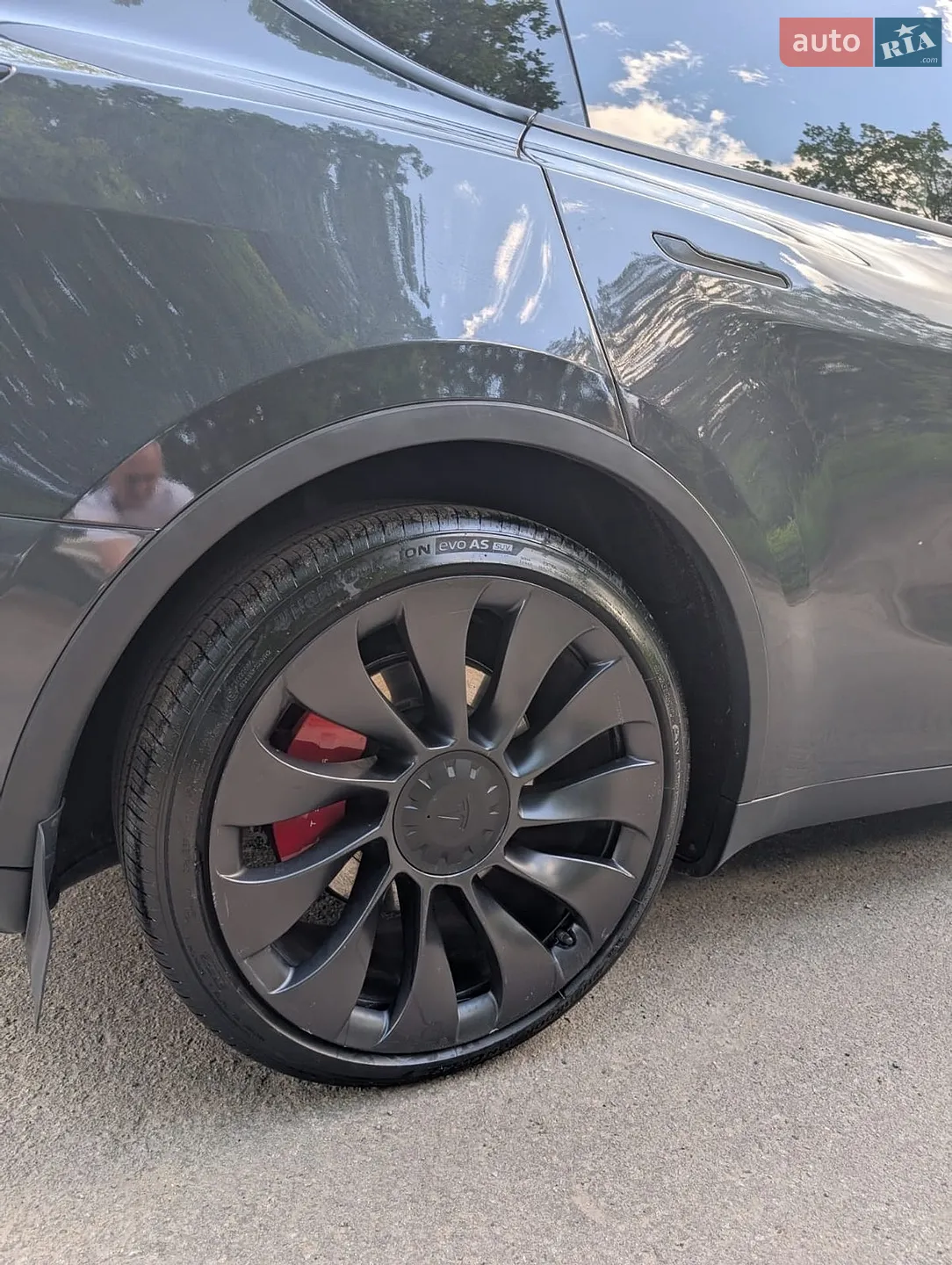 Tesla Model Y 2024 VIN 7SAYGDEF3RA312959 фото оголошення 24 з 27