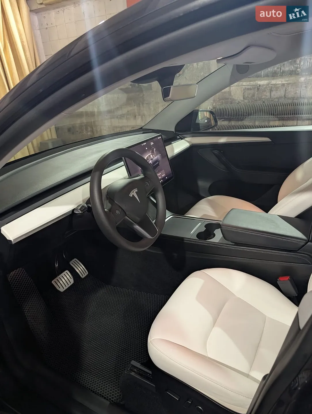 Tesla Model Y 2024 VIN 7SAYGDEF3RA312959 фото оголошення 26 з 27