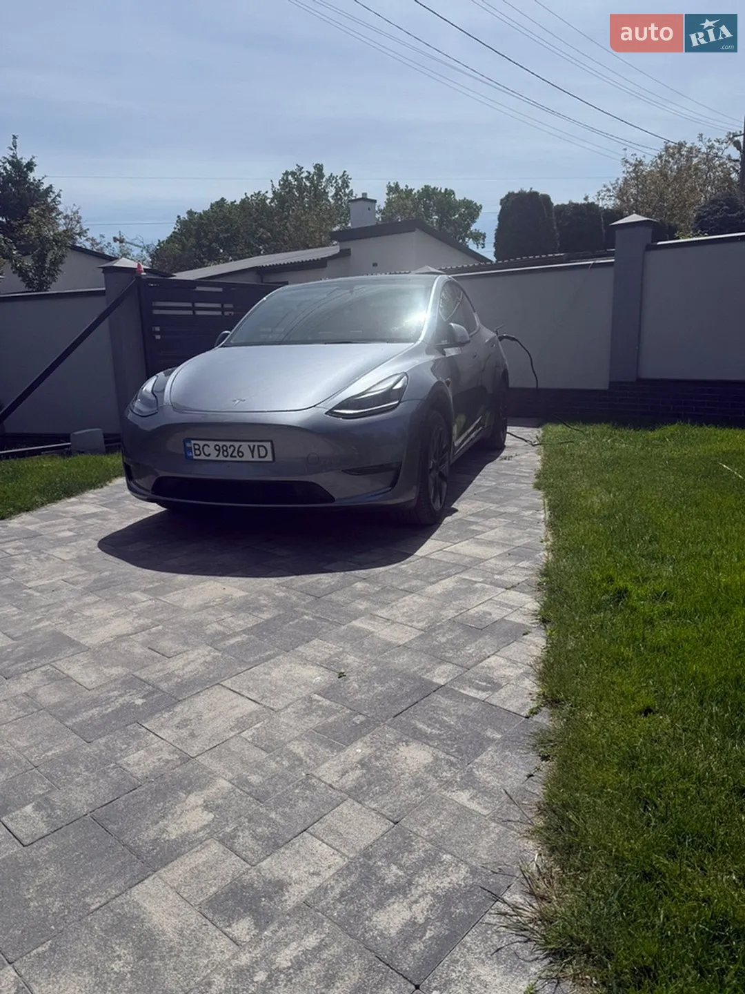 Tesla Model Y 2024 VIN 7SAYGDEE9SA359782 фото оголошення 4 з 10
