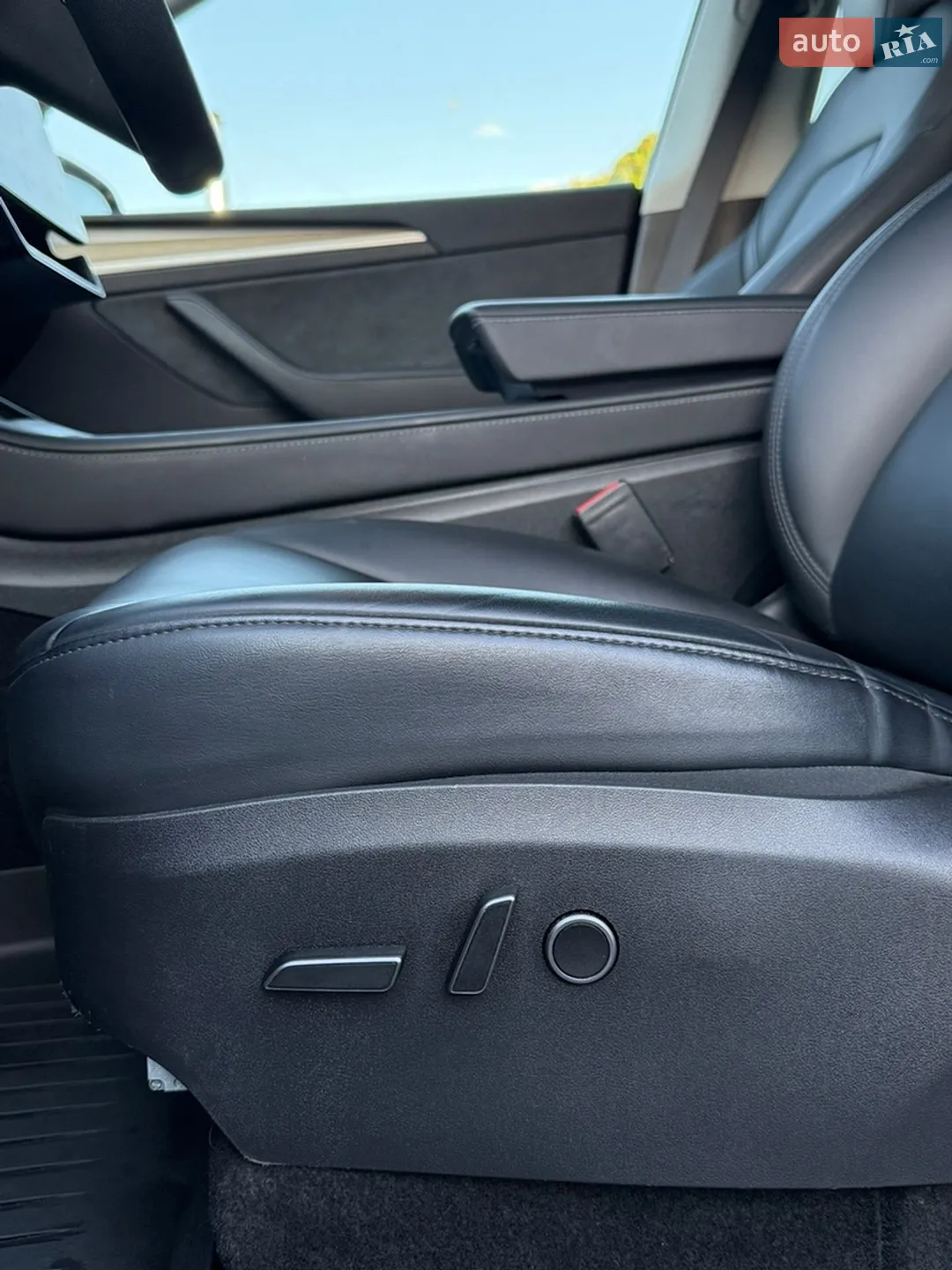 2023 Tesla Model Y - мініатюра 8