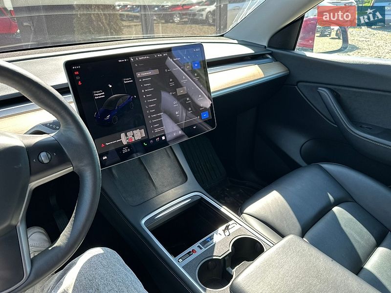 Позашляховик / Кросовер Tesla Model Y 2021 в Львові