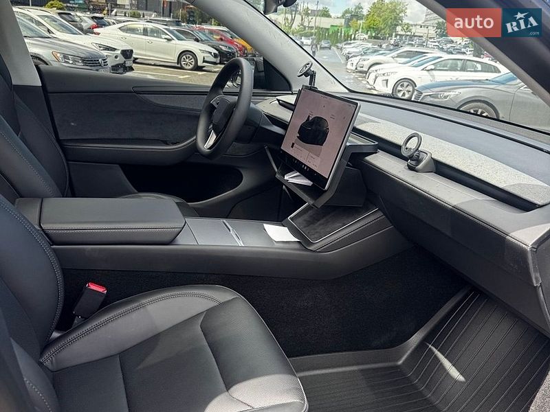 Внедорожник / Кроссовер Tesla Model Y 2025 в Киеве