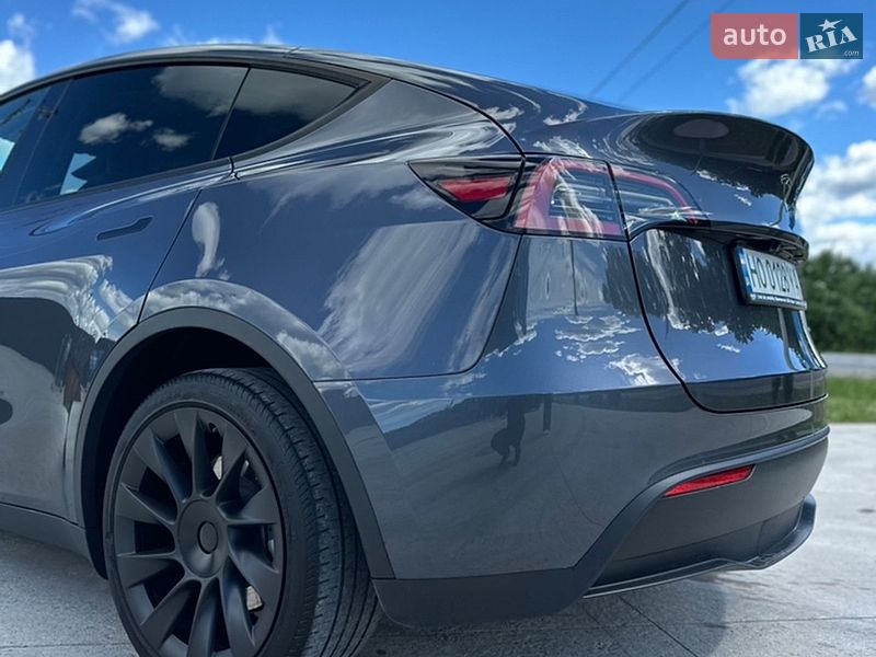 Позашляховик / Кросовер Tesla Model Y 2023 в Чорткові