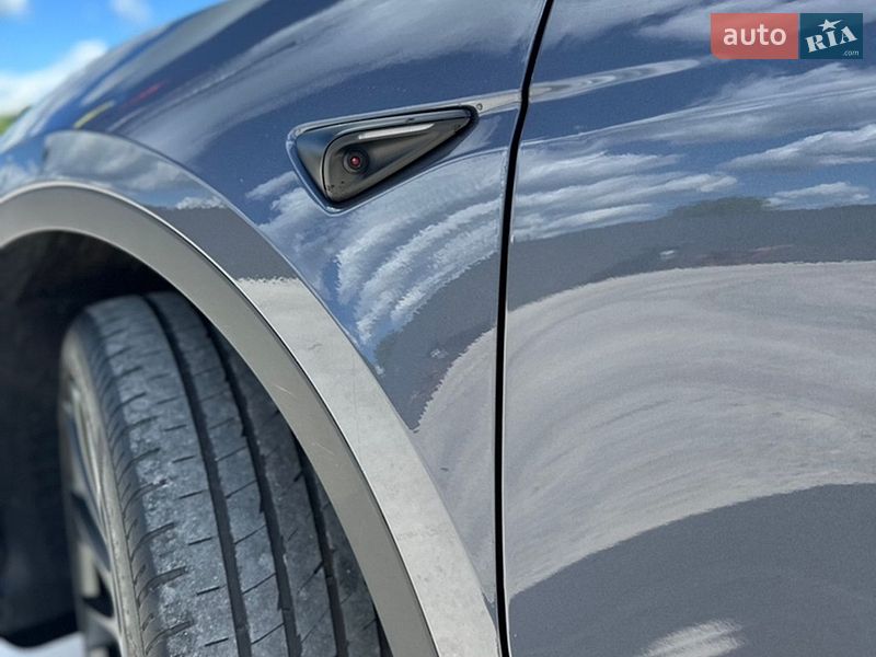 Позашляховик / Кросовер Tesla Model Y 2023 в Чорткові