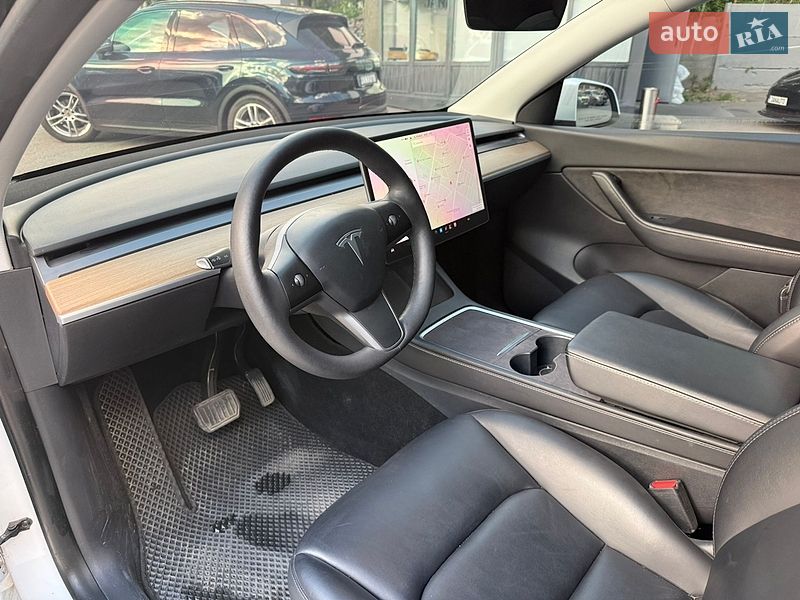 Позашляховик / Кросовер Tesla Model Y 2021 в Харкові