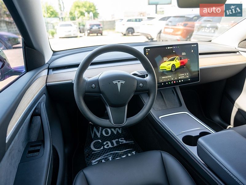 Позашляховик / Кросовер Tesla Model Y 2024 в Києві