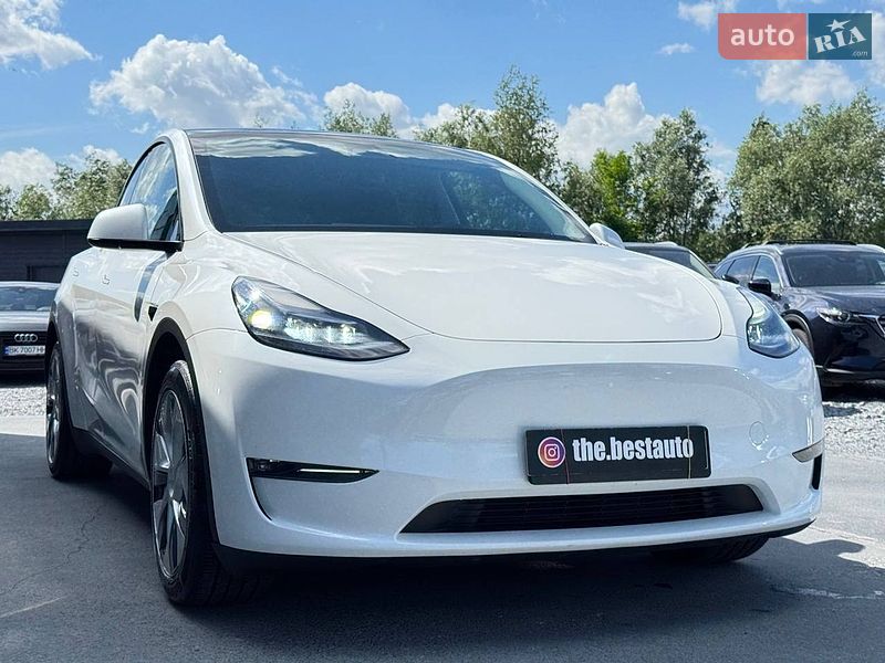 Внедорожник / Кроссовер Tesla Model Y 2023 в Ровно
