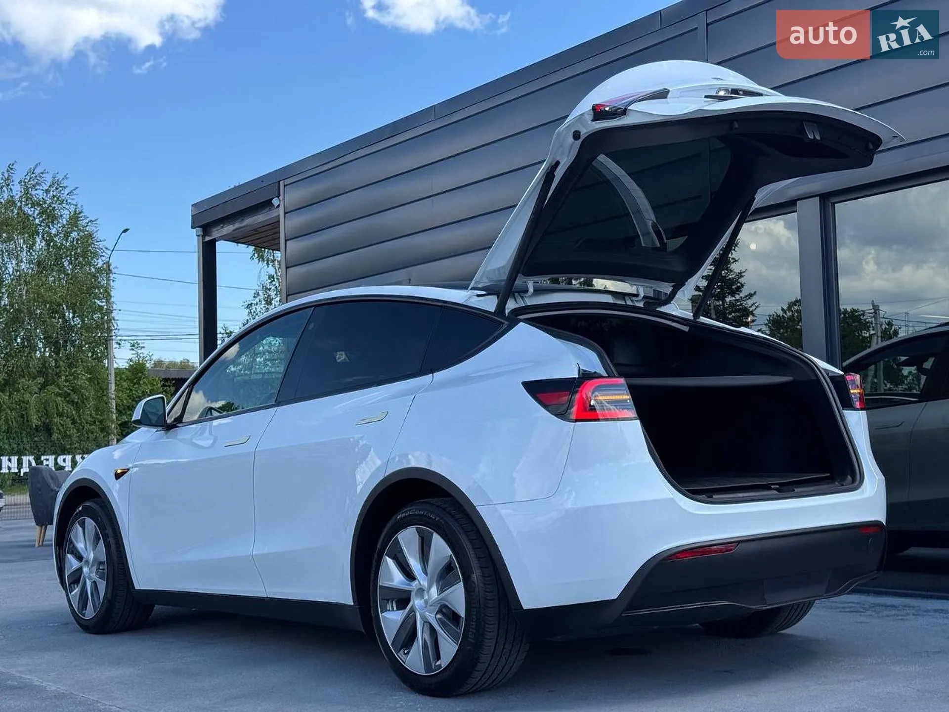 2023 Tesla Model Y - мініатюра 24