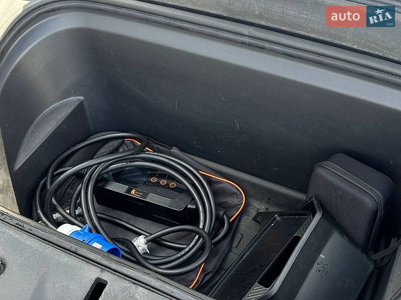 Внедорожник / Кроссовер Tesla Model Y 2023 в Ровно