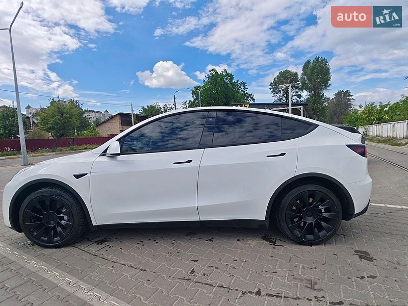 Позашляховик / Кросовер Tesla Model Y 2021 в Ірпені